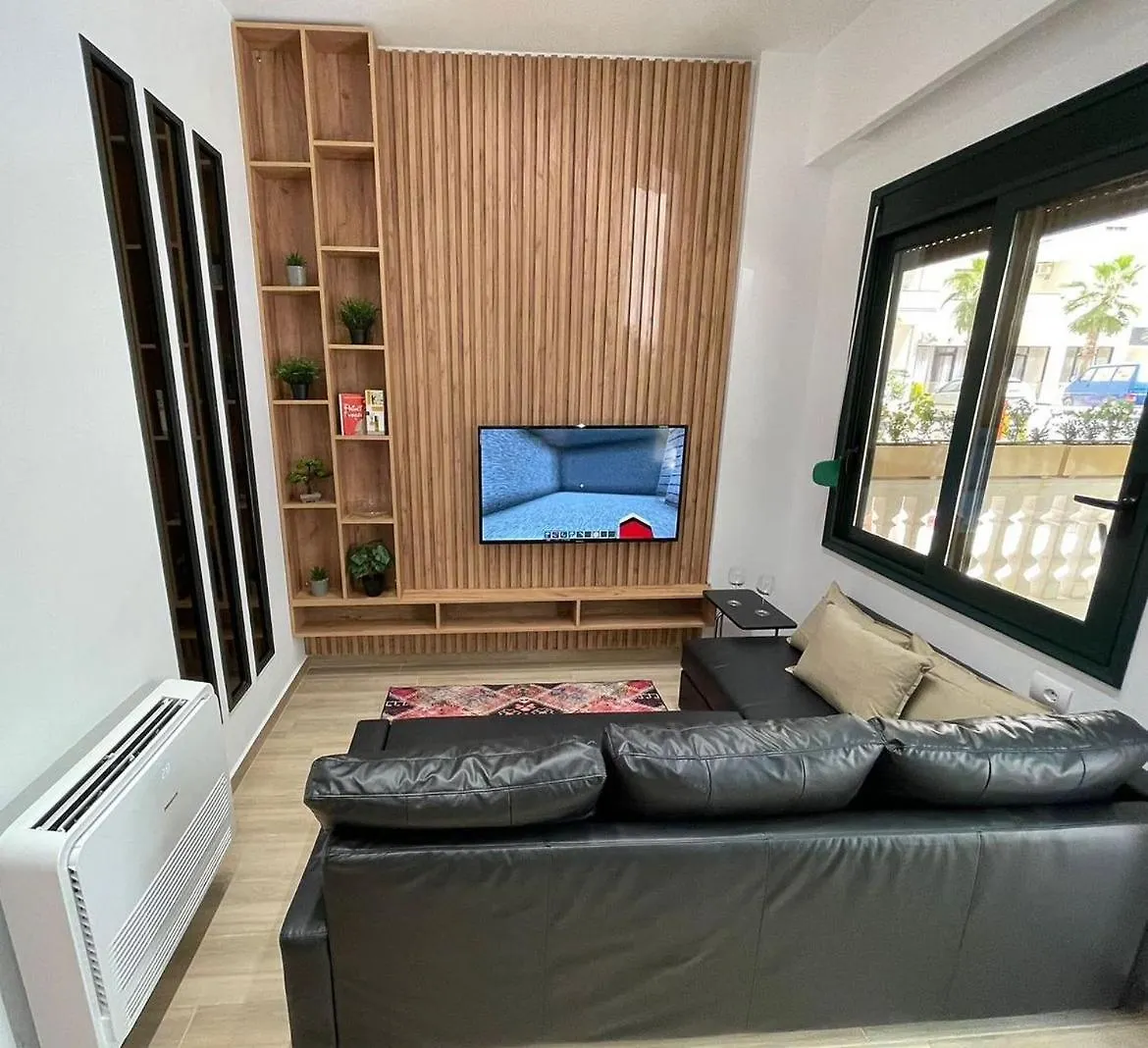Sea View Apartments Lungomare فلورا