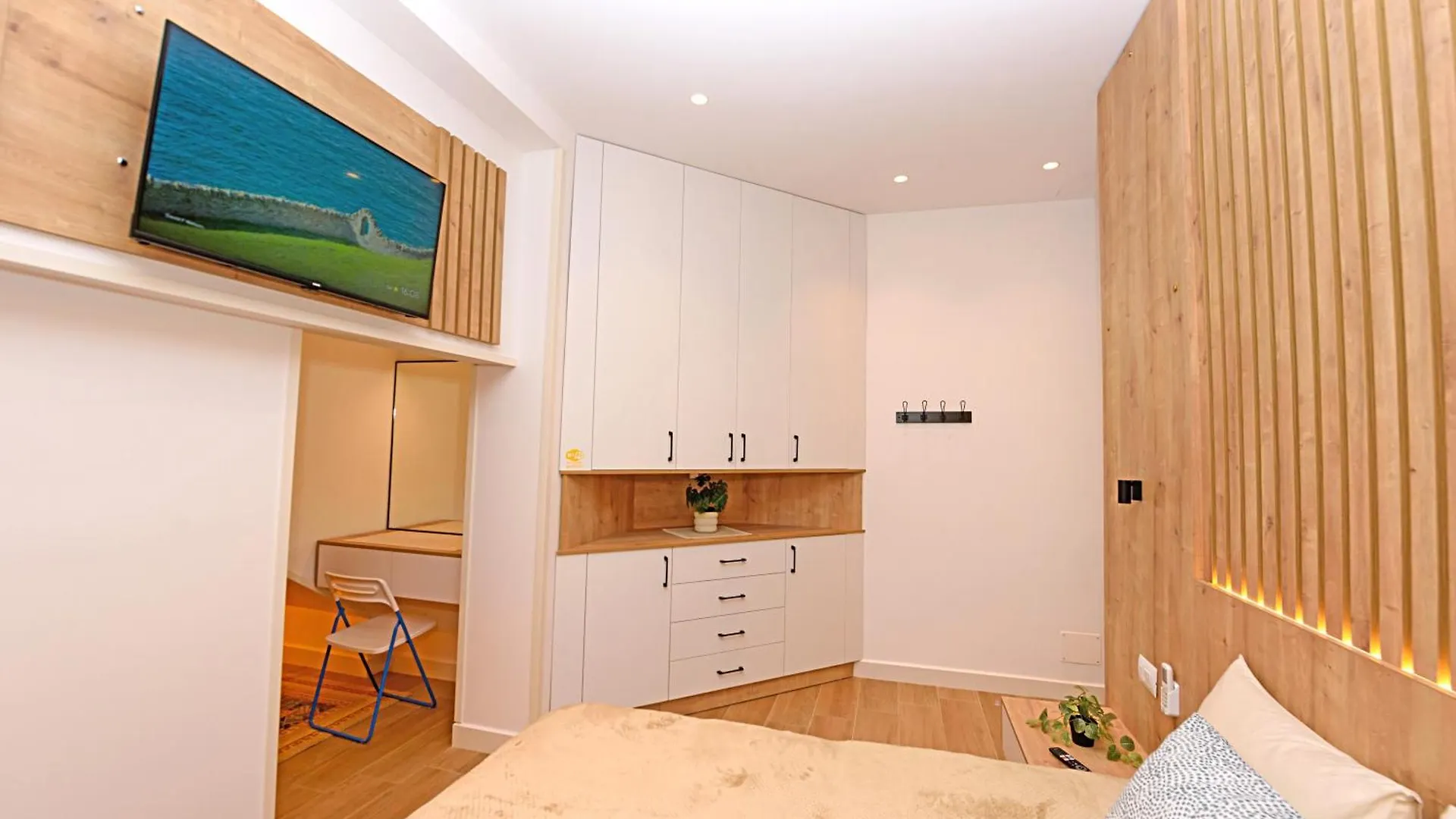 Sea View Apartments Lungomare فلورا 0*,
