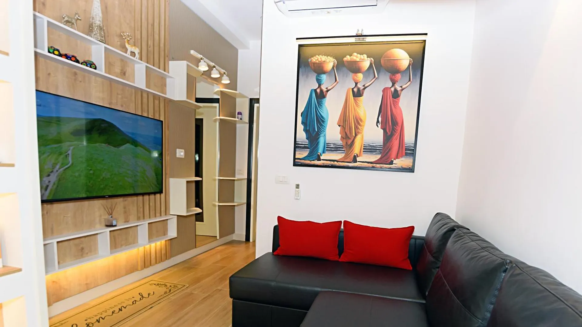 Sea View Apartments Lungomare فلورا