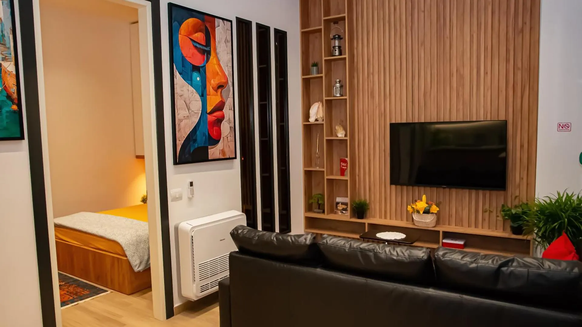 Sea View Apartments Lungomare فلورا