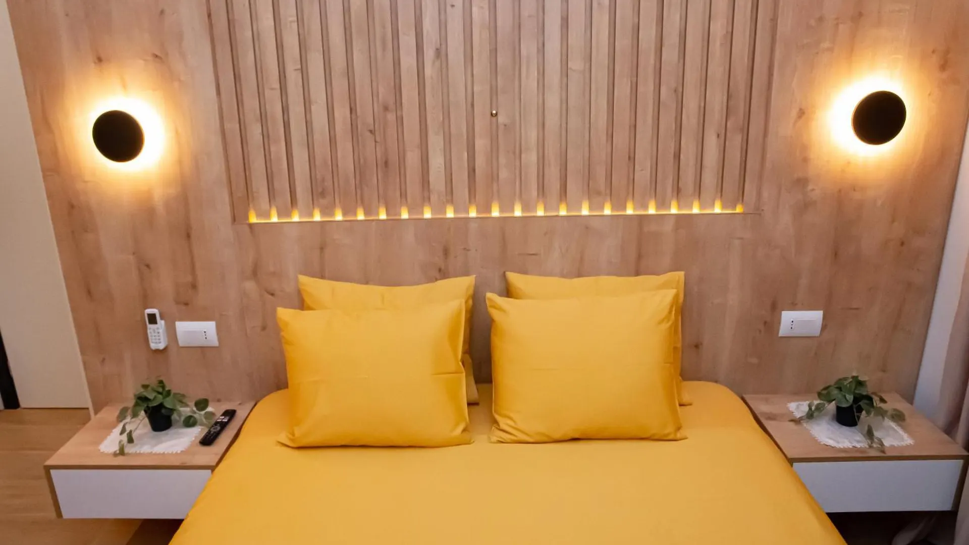 Sea View Apartments Lungomare فلورا