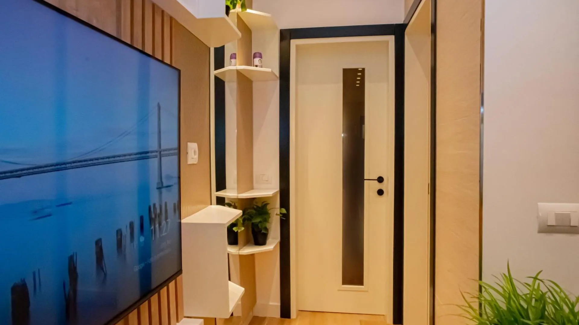 Sea View Apartments Lungomare فلورا