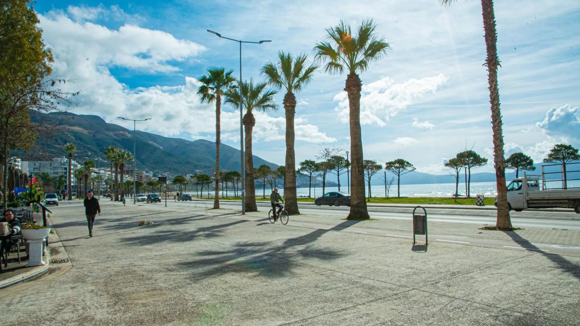Sea View Apartments Lungomare فلورا